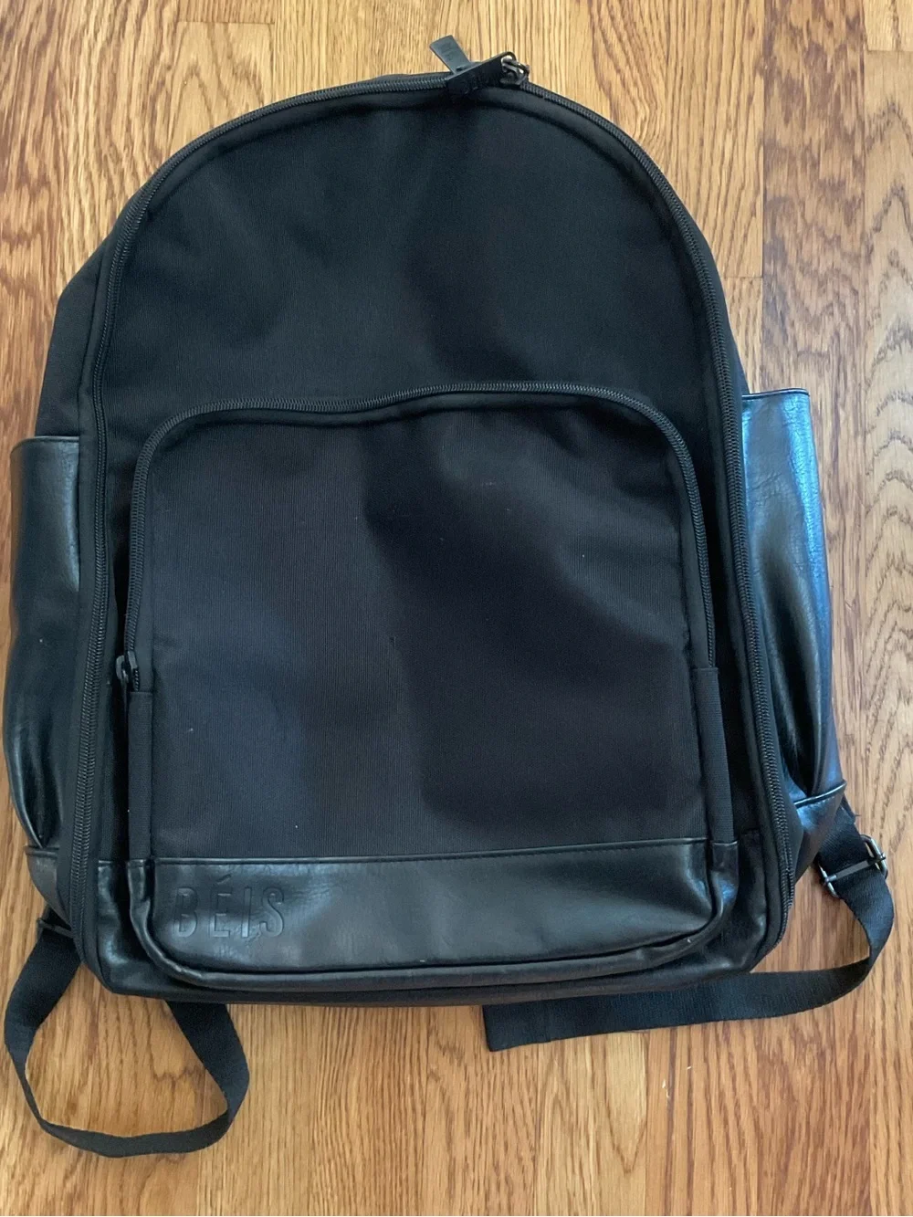 BEIS - Black Everyday Backpack with Front Pocket and Leather Bottom. Size OS